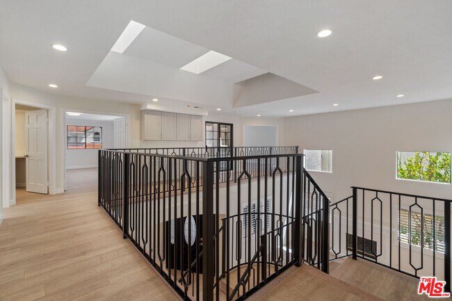 Building Photo - 6143 Lake Lindero Dr