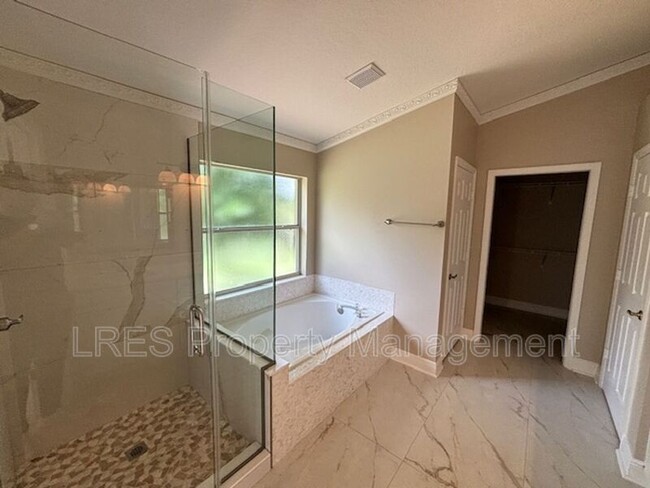Building Photo - 1028 Kerwood Cir