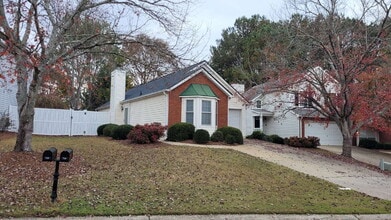 Building Photo - Charming 2 Bed/2 Bath Alpharetta Home with...