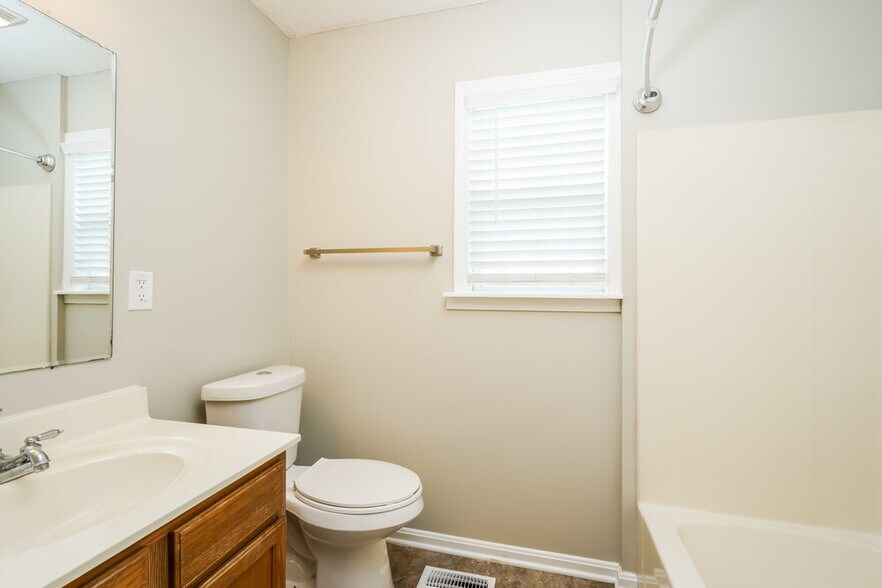 Building Photo - 157 Agin Way