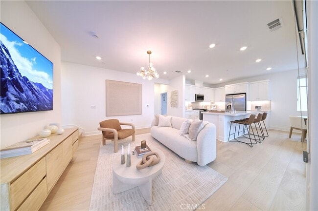 Building Photo - 145 Sora