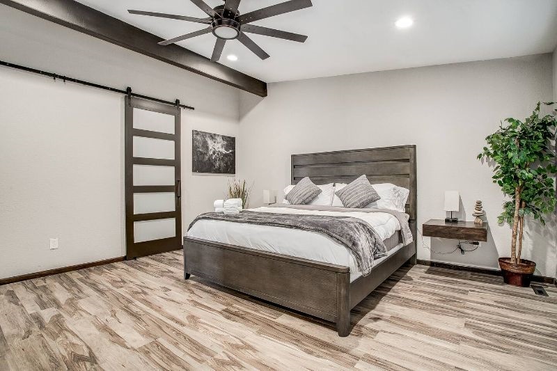 Building Photo - 1146 E Gudgell Ave