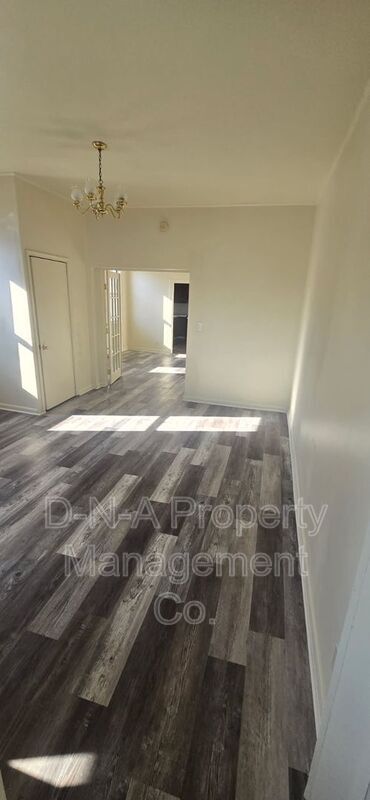 Building Photo - 154 Garibaldi Ave