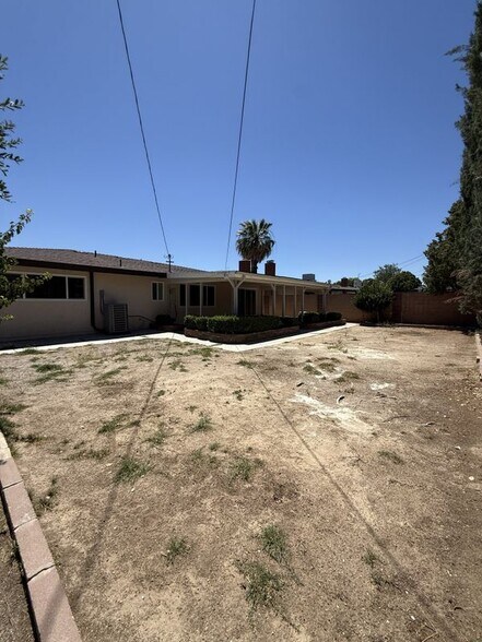 Building Photo - 45303 Lorimer Ave