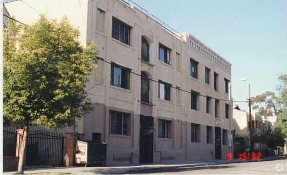 Building Photo - Amistad Apartments