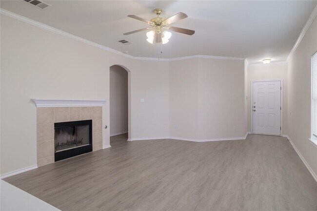 Building Photo - 1740 Amberwood Loop