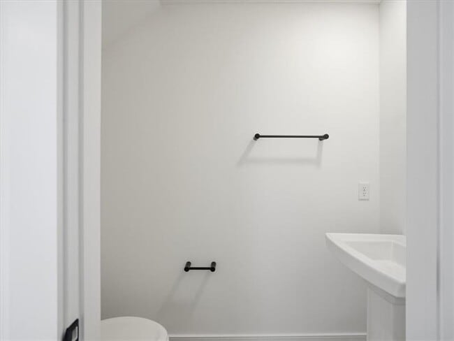 Building Photo - 302 Highbridge Ln