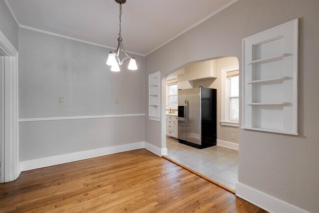 Building Photo - 519 S Reese St