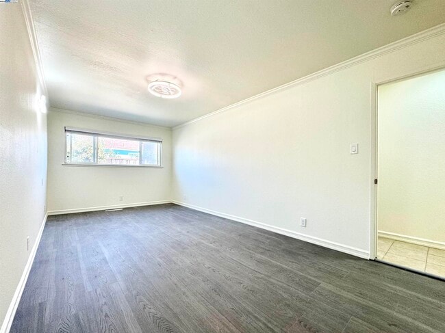 Building Photo - 15560 Calgary St