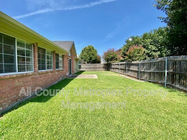 Building Photo - 813 Snapdragon Ln
