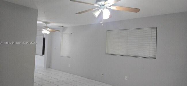 Building Photo - 502 N 70th Way