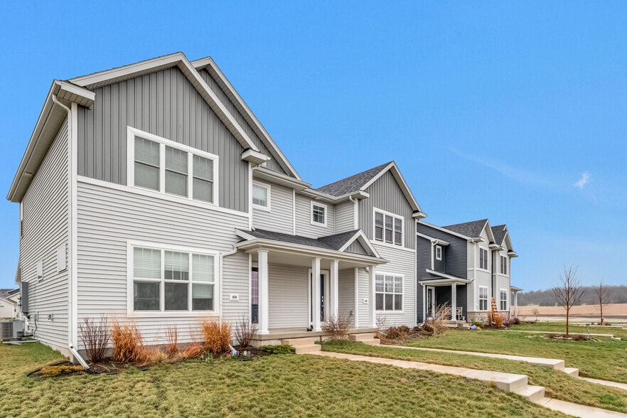 Building Photo - 1638 Happy Trails Rd