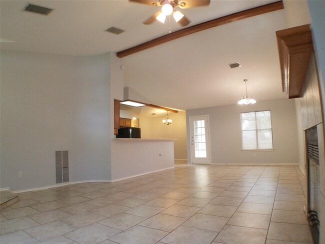 Building Photo - 8310 Los Ranchos Dr