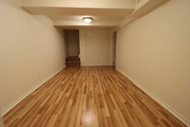 Building Photo - Ravenna Charmer!!’