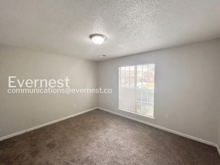 Building Photo - 10721 Ridgefield Dr