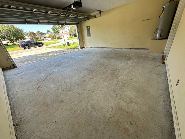 Building Photo - 2382 Heathrow Dr