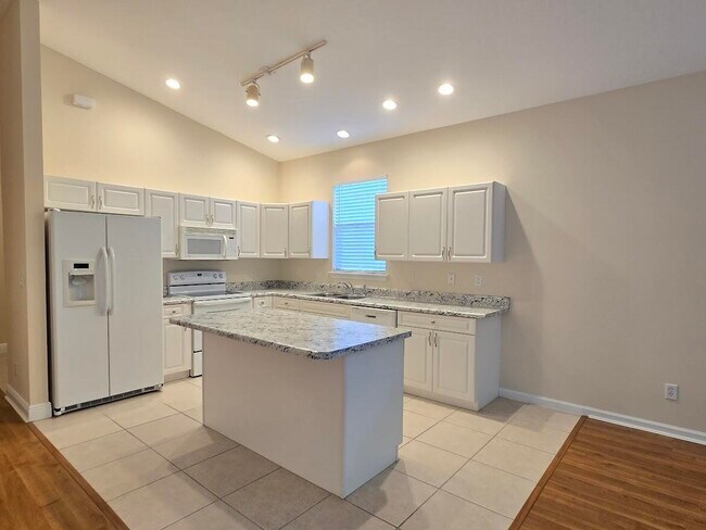 Building Photo - 1463 SE Tidewater Pl