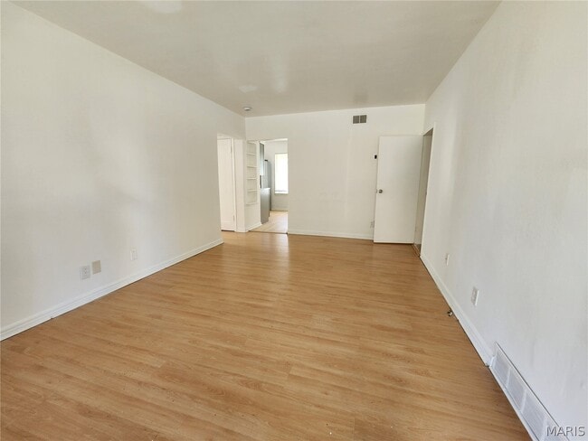 Building Photo - 132 Deane Ct