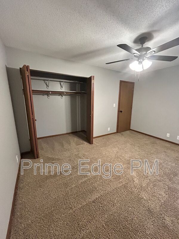 Building Photo - 4621 Prescott Ave