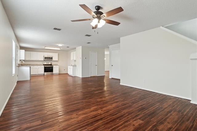 Building Photo - 2309 Maple Dr