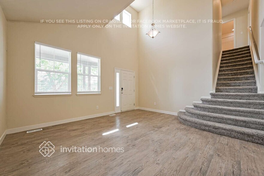 Building Photo - 11027 Chesmore St