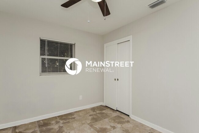 Building Photo - 3 Bedroom Pet-Friendly Home in WINTER HAVEN, FL with Main Street Renewal