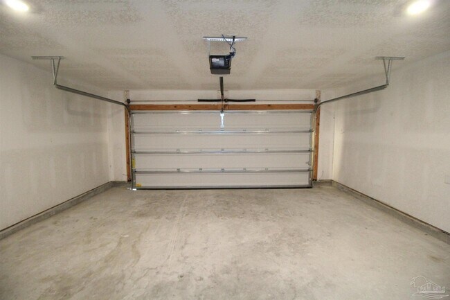 Building Photo - 7408 Oak Lake Blvd