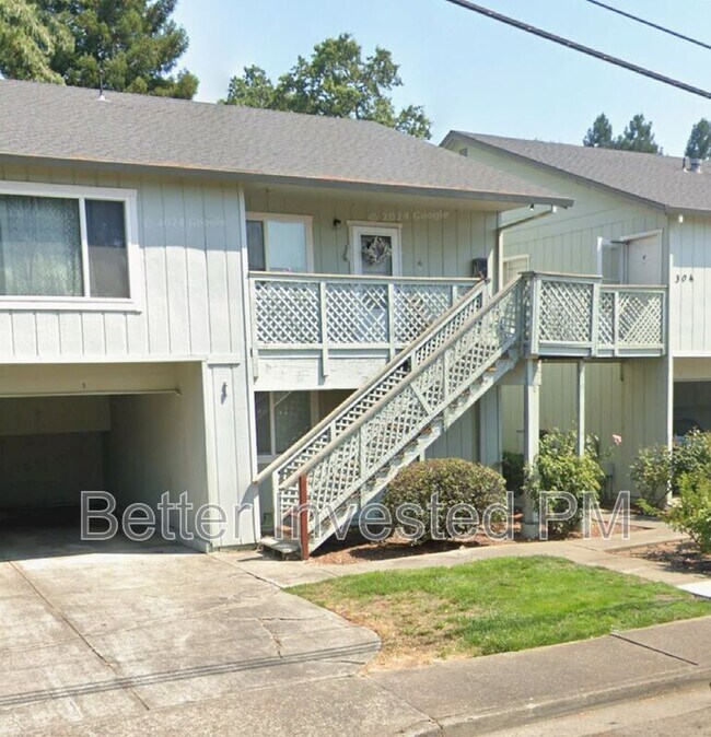 Primary Photo - 304 Cooper Ln
