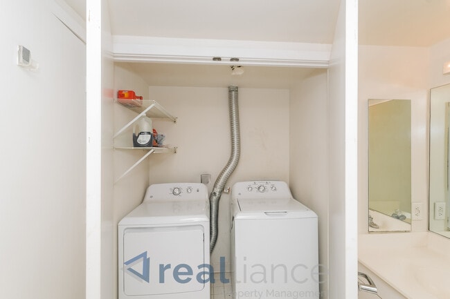 Building Photo - 1275 25th St NW