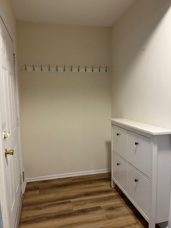 Building Photo - 46 Homestead Village Dr