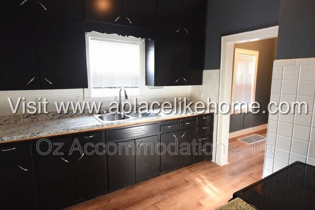 Building Photo - 745 Pacific Ave