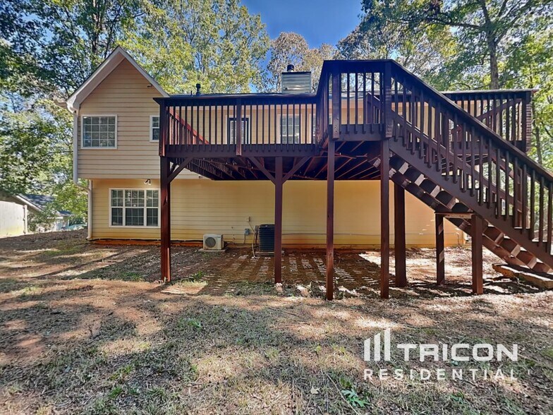 Building Photo - 235 Princeton Way