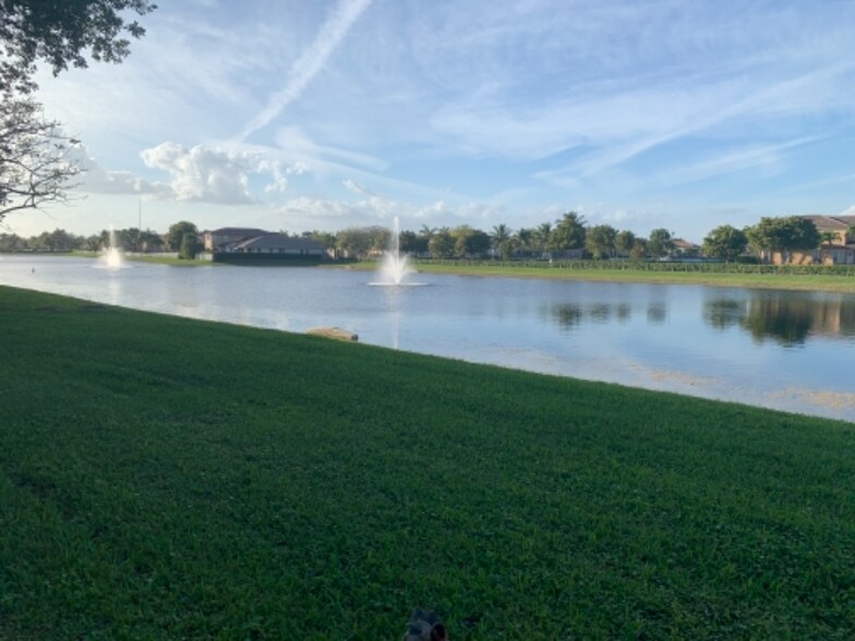 Building Photo - 10901 NW 83rd St