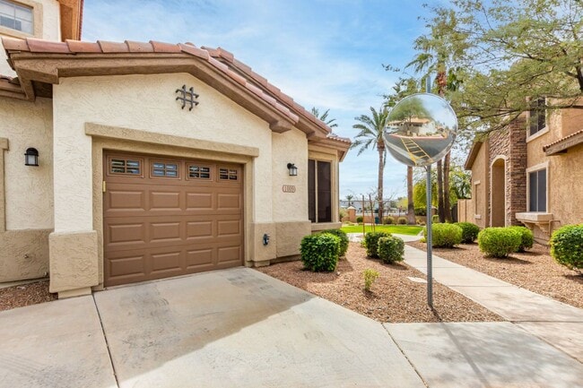 Building Photo - PRICE REDUCED & Move-In Ready!