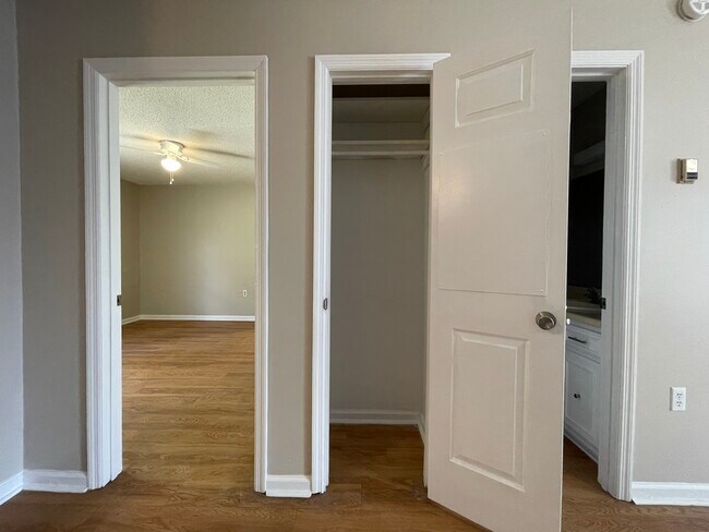 Building Photo - 100 Lanier Dr