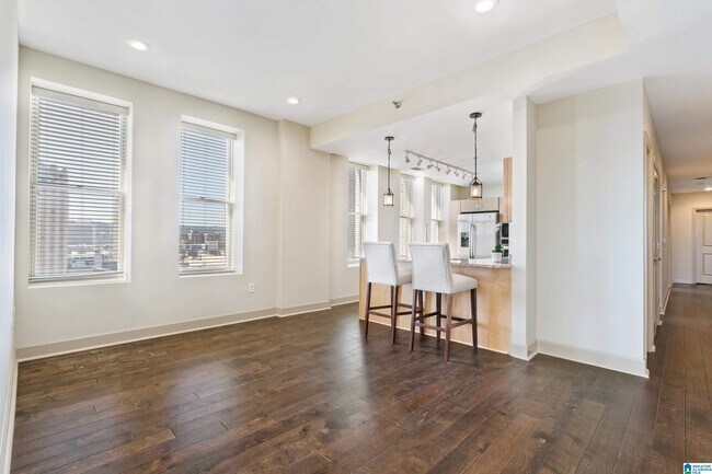 Building Photo - 2024 2nd Ave N