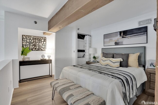 Building Photo - 461 2nd St