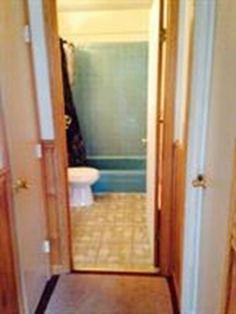 Building Photo - 816 County St