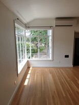 Large windows in living room - 2567 Land Park Dr