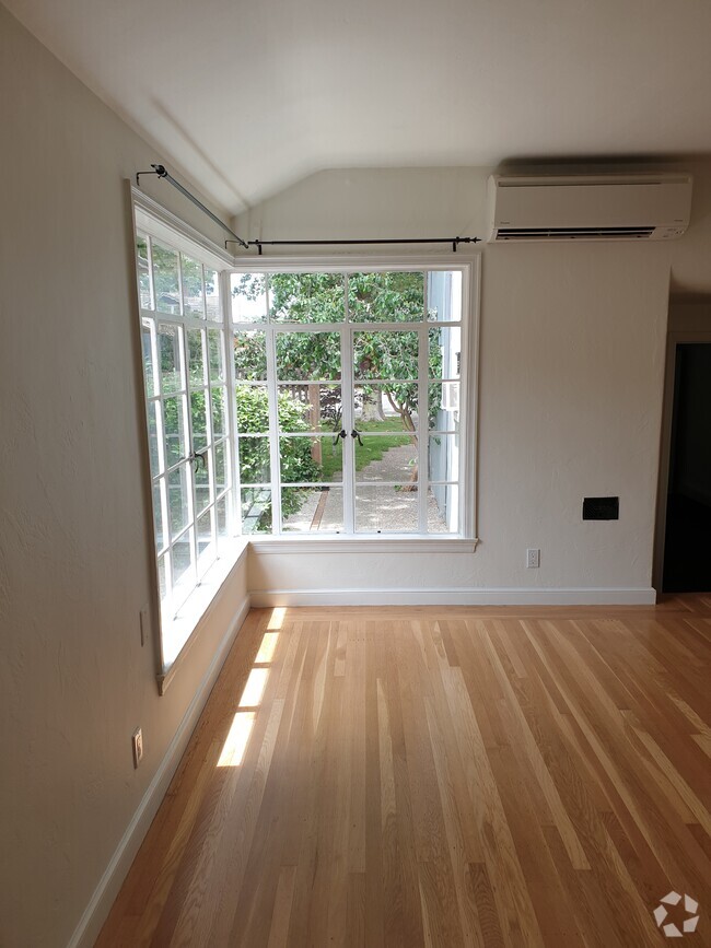 Large windows in living room - 2567 Land Park Dr