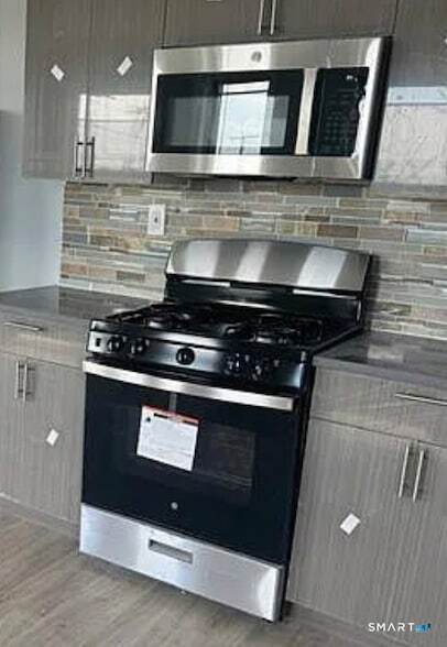 Building Photo - 784 Hallett St