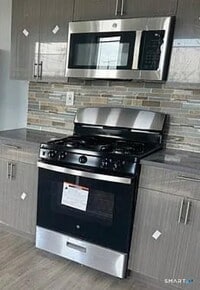 Building Photo - 784 Hallett St