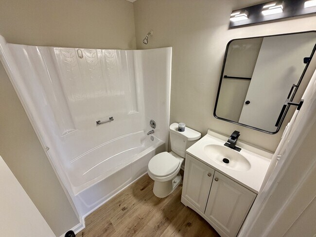 Building Photo - 80 Glenn Burnie Dr