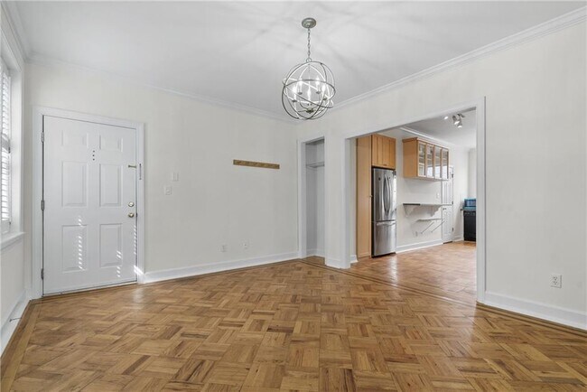Building Photo - 878 Briarcliff Rd NE