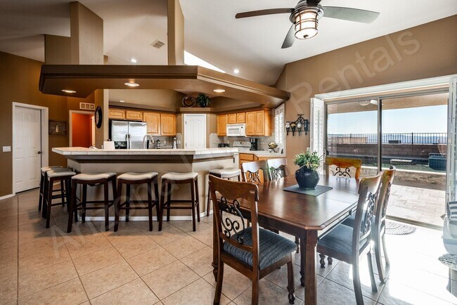 Building Photo - FURNISHED POOL HOME