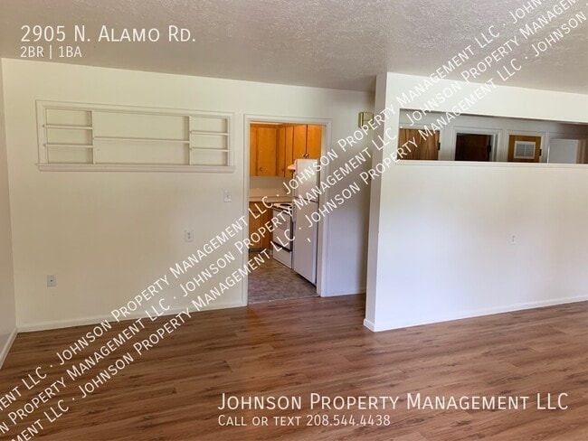Building Photo - 2905 N Alamo Rd