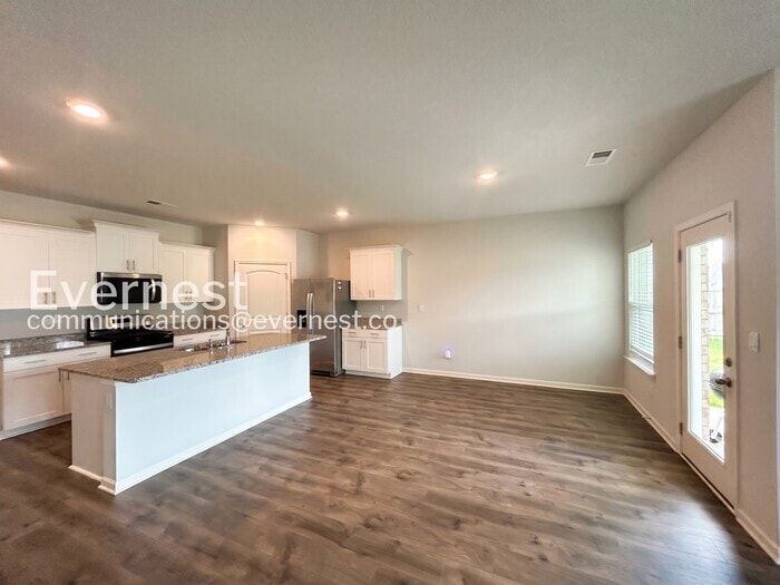 Building Photo - 8329 Gum Pond Dr