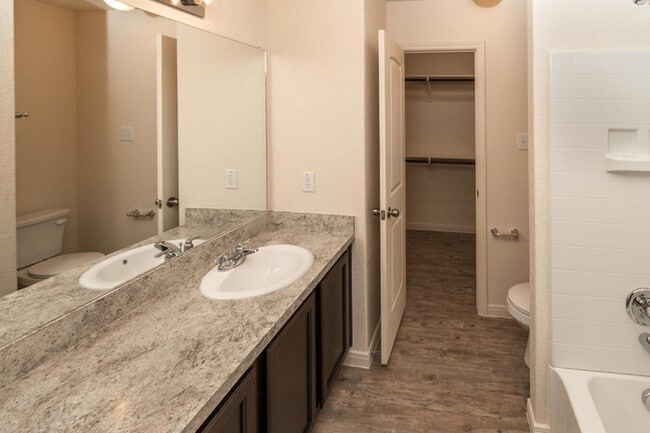 Building Photo - 8619 Tesoro Hills
