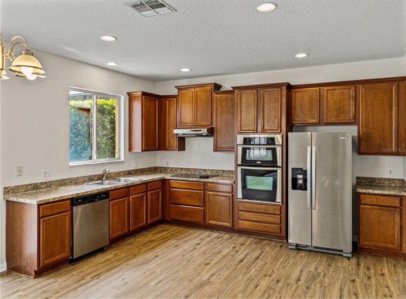 Building Photo - 143 Alfani St