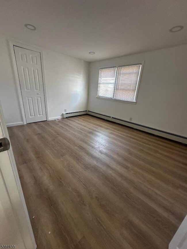 Primary Photo - 56 Clark St